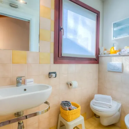 Ferienhaus La Piccola Casa Dell'uva Fragola - Happy Meina