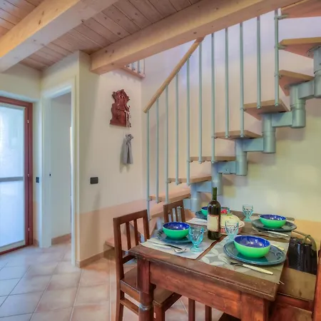 La Piccola Casa Dell'uva Fragola - Happy Meina