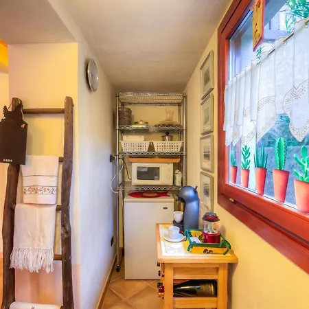La Piccola Casa Dell'Uva Fragola Next To The Lake - Happy Rentals Holiday home