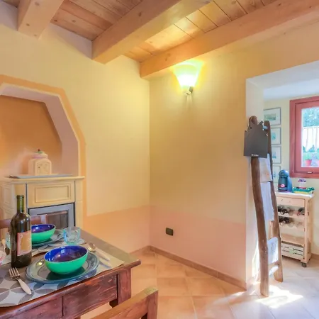 Holiday home La Piccola Casa Dell'Uva Fragola Next To The Lake - Happy Rentals
