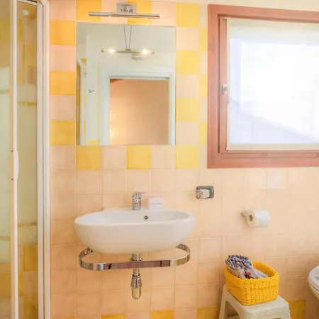 Holiday home La Piccola Casa Dell'Uva Fragola Next To The Lake - Happy Rentals *