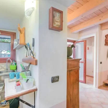 La Piccola Casa Dell'Uva Fragola Next To The Lake - Happy Rentals Holiday home Meina