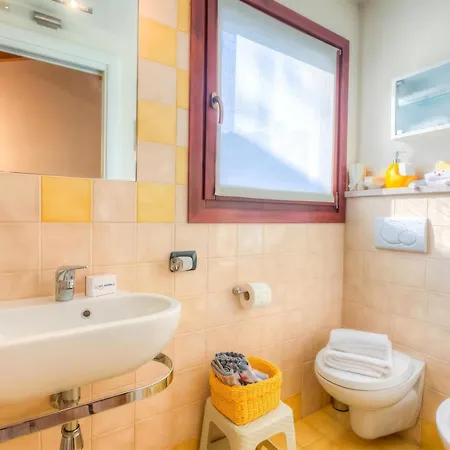 Holiday home La Piccola Casa Dell'Uva Fragola Next To The Lake - Happy Rentals *