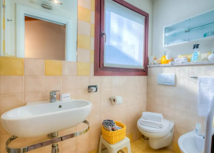 Feriehus La Piccola Casa Dell'uva Fragola - Happy Meina